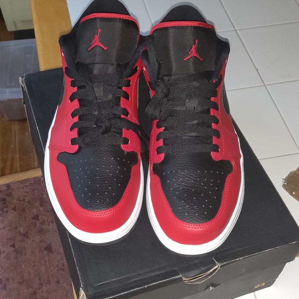 Air Jordan Retro 1 "Reverse Bred"